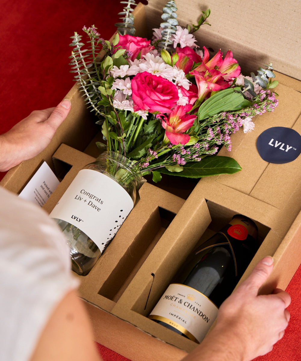 Champagne & Flowers - LVLY